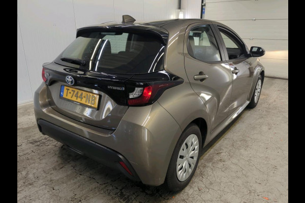 Toyota Yaris 1.5 Hybrid Active Navigatie Apple Carplay/Android Auto Camera Adaptive Cruise Control  Climate Control Toyota Yaris 1.5 Hybrid Active Navigatie Apple Carplay/Android Auto Camera Adaptive Cruise Control  Climate Control