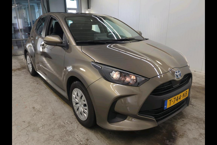 Toyota Yaris 1.5 Hybrid Active Navigatie Apple Carplay/Android Auto Camera Adaptive Cruise Control  Climate Control Toyota Yaris 1.5 Hybrid Active Navigatie Apple Carplay/Android Auto Camera Adaptive Cruise Control  Climate Control