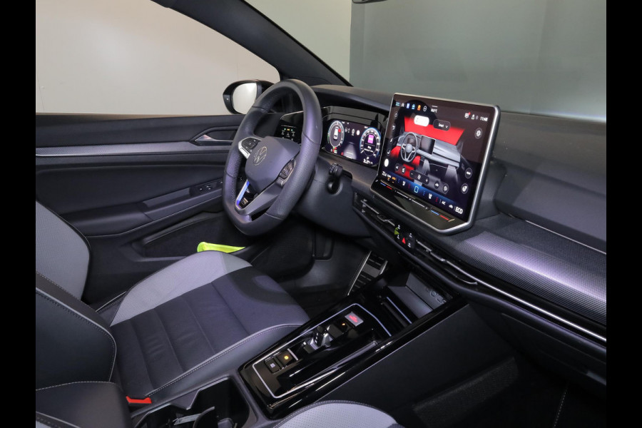 Volkswagen Golf 1.5 eHybrid GTE 272 pk Automaat (DSG) | Sportpakket | Panoramadak | Lederen bekleding | Elektr. trekhaak | Parkeersensoren | Blackstyle | Stoelverwarming |