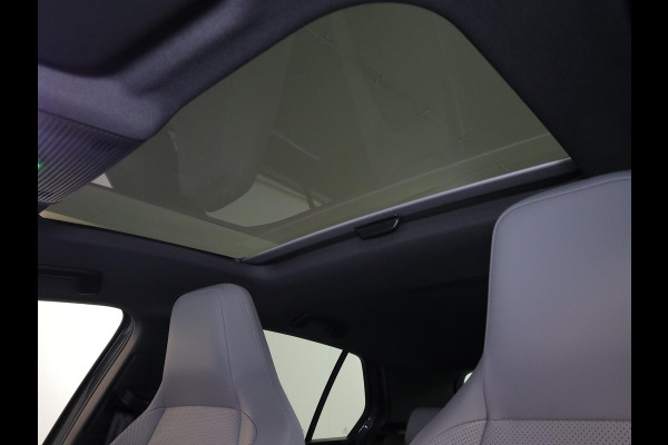 Volkswagen Golf 1.5 eHybrid GTE 272 pk Automaat (DSG) | Sportpakket | Panoramadak | Lederen bekleding | Elektr. trekhaak | Parkeersensoren | Blackstyle | Stoelverwarming |