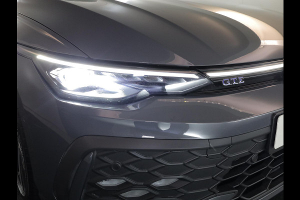Volkswagen Golf 1.5 eHybrid GTE 272 pk Automaat (DSG) | Sportpakket | Panoramadak | Lederen bekleding | Elektr. trekhaak | Parkeersensoren | Blackstyle | Stoelverwarming |