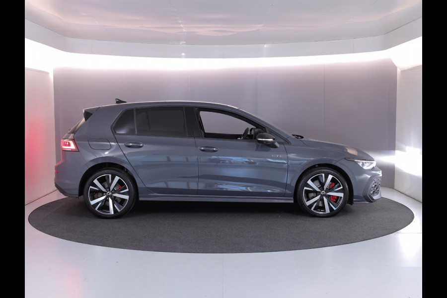 Volkswagen Golf 1.5 eHybrid GTE 272 pk Automaat (DSG) | Sportpakket | Panoramadak | Lederen bekleding | Elektr. trekhaak | Parkeersensoren | Blackstyle | Stoelverwarming |