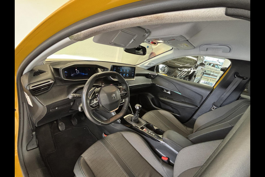 Peugeot 208 1.2 PureTech Allure Pack Navigatie | Achteruitrijcamera | Cruise Control