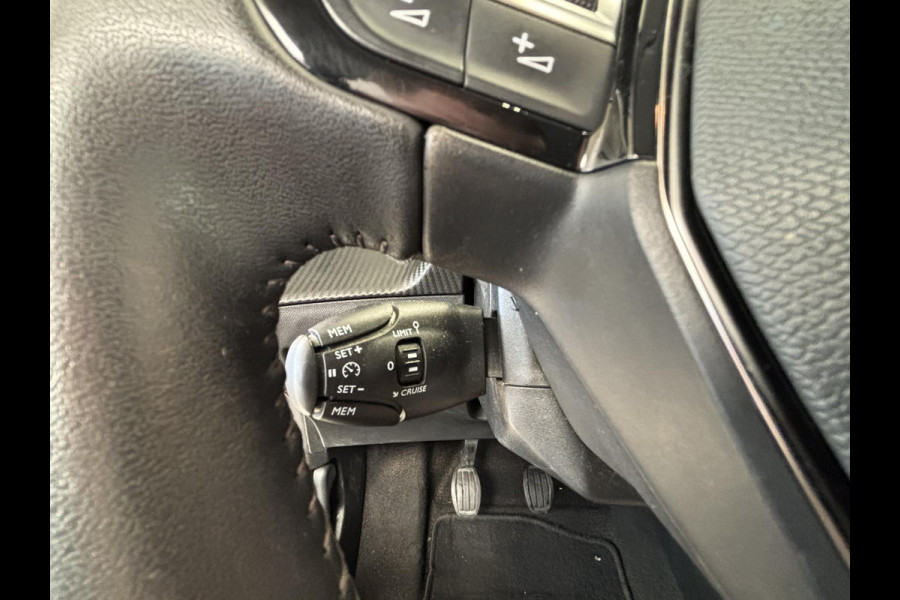Peugeot 208 1.2 PureTech Allure Pack Navigatie | Achteruitrijcamera | Cruise Control