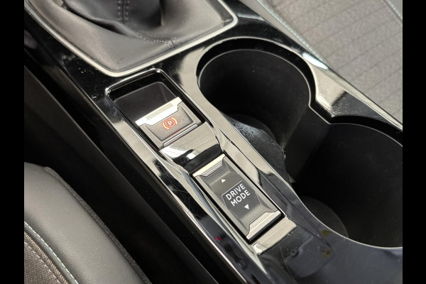 Peugeot 208 1.2 PureTech Allure Pack Navigatie | Achteruitrijcamera | Cruise Control