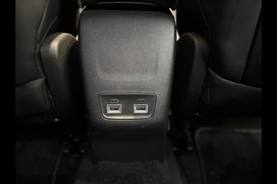 Peugeot e-2008 EV GT 50 kWh Panoramadak | Stoelverwarming | Navigatie | Android auto / Apple carplay Peugeot e-2008 EV GT 50 kWh Panoramadak | Stoelverwarming | Navigatie | Android auto / Apple carplay