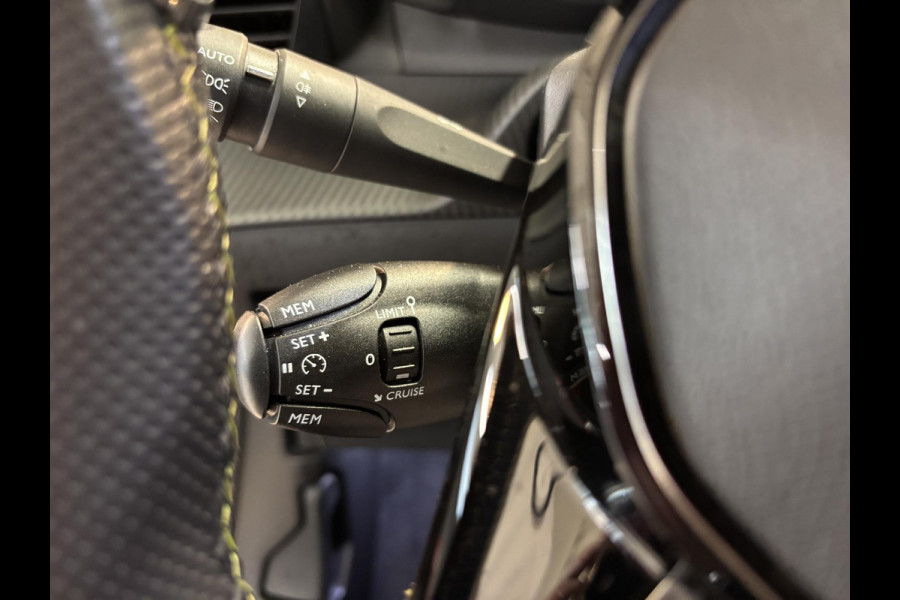 Peugeot e-2008 EV GT 50 kWh Panoramadak | Stoelverwarming | Navigatie | Android auto / Apple carplay Peugeot e-2008 EV GT 50 kWh Panoramadak | Stoelverwarming | Navigatie | Android auto / Apple carplay