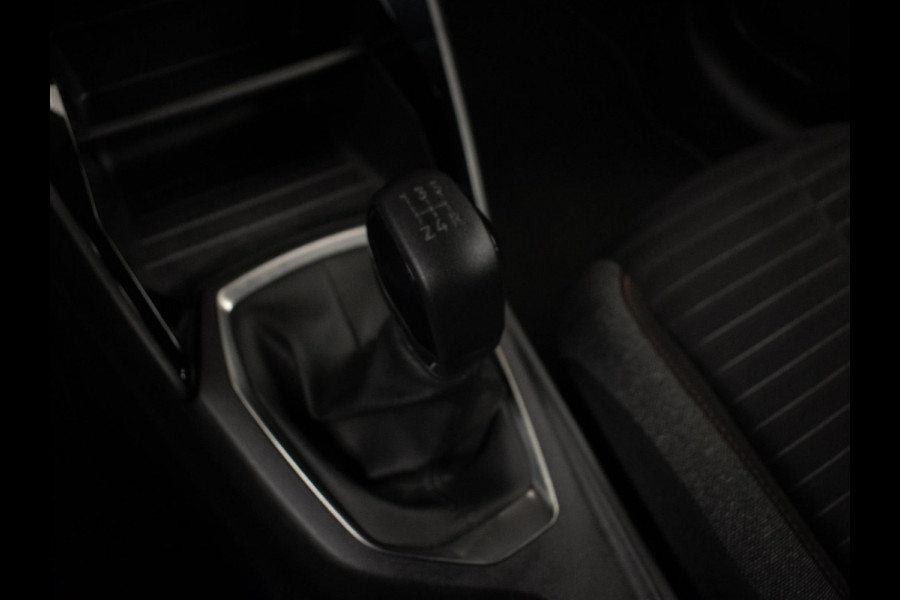 Peugeot 208 1.2 PureTech Blue Lease Active Sport (APPLE CARPLAY,NAVI,CRUISE,CLIMATE,PDC,LED,SPORTSTOELEN,NETTE STAAT)
