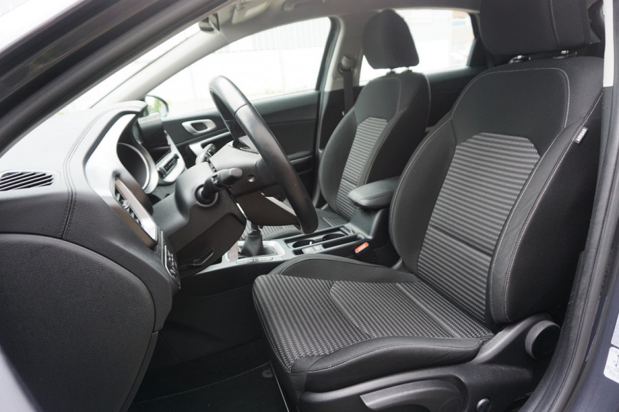 Kia Ceed 1.0 T-GDi 120PK DynamicLine/Geen Importauto/ All-Seasonbanden.