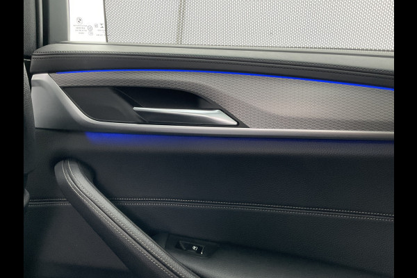 BMW 5 Serie 530D M-sport 6-Cilinder Pano Trekhaak HUD 360cam Standkachel Sfeerverl NL-Auto VOL!