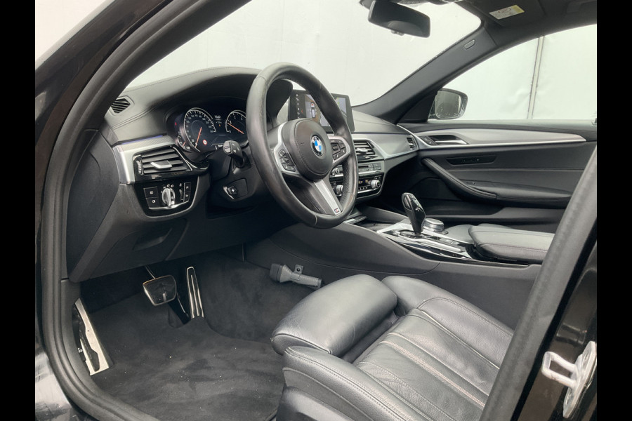 BMW 5 Serie 530D M-sport 6-Cilinder Pano Trekhaak HUD 360cam Standkachel Sfeerverl NL-Auto VOL!