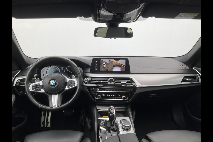 BMW 5 Serie 530D M-sport 6-Cilinder Pano Trekhaak HUD 360cam Standkachel Sfeerverl NL-Auto VOL!