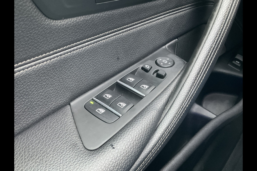 BMW 5 Serie 530D M-sport 6-Cilinder Pano Trekhaak HUD 360cam Standkachel Sfeerverl NL-Auto VOL!