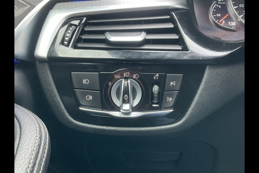 BMW 5 Serie 530D M-sport 6-Cilinder Pano Trekhaak HUD 360cam Standkachel Sfeerverl NL-Auto VOL!