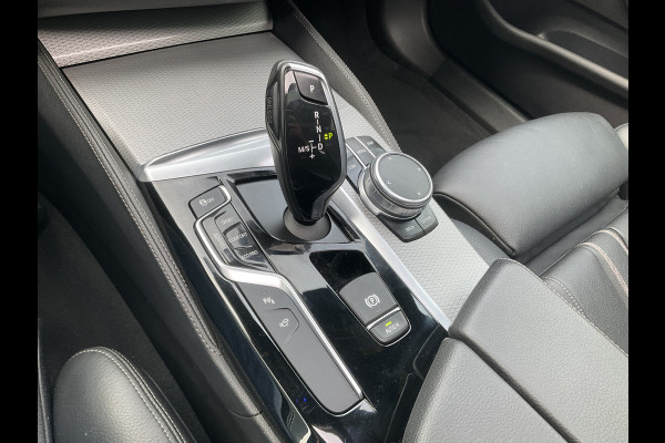 BMW 5 Serie 530D M-sport 6-Cilinder Pano Trekhaak HUD 360cam Standkachel Sfeerverl NL-Auto VOL!
