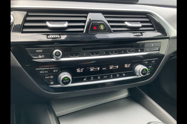 BMW 5 Serie 530D M-sport 6-Cilinder Pano Trekhaak HUD 360cam Standkachel Sfeerverl NL-Auto VOL!