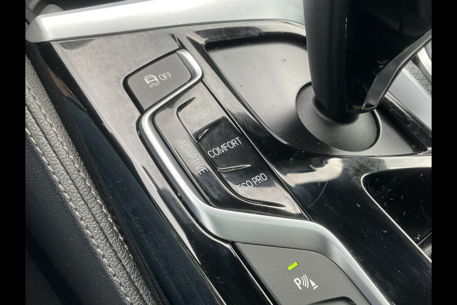 BMW 5 Serie 530D M-sport 6-Cilinder Pano Trekhaak HUD 360cam Standkachel Sfeerverl NL-Auto VOL!