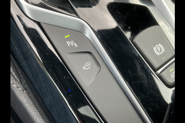 BMW 5 Serie 530D M-sport 6-Cilinder Pano Trekhaak HUD 360cam Standkachel Sfeerverl NL-Auto VOL!