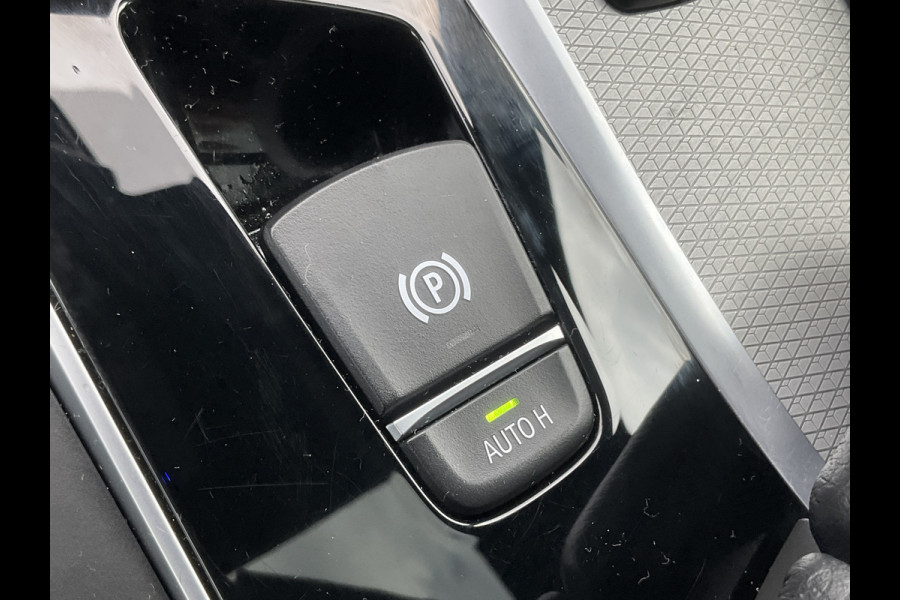 BMW 5 Serie 530D M-sport 6-Cilinder Pano Trekhaak HUD 360cam Standkachel Sfeerverl NL-Auto VOL!