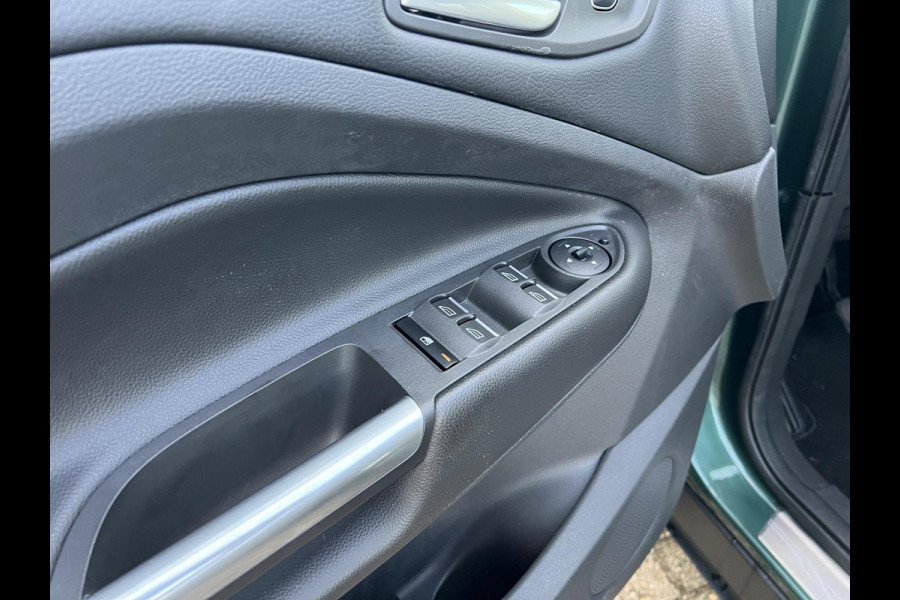 Ford Kuga 1.5 EcoBoost Titanium 150pk | Trekhaak | 2.000kg trekgewicht | Winterpack