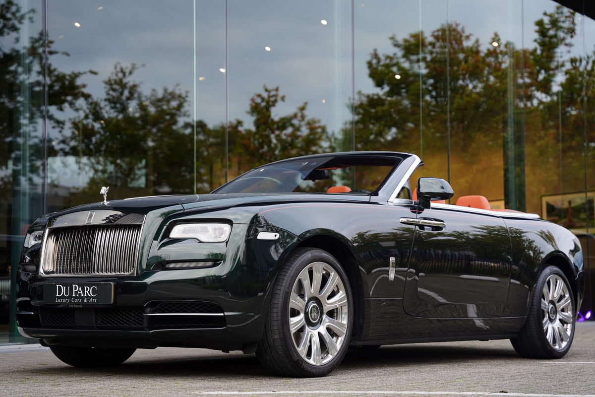 Rolls-Royce Dawn 6.6 V12 Dark Emerald 19 D.Km Bespoke Audio Teak Dek Rolls-Royce Dawn 6.6 V12 Dark Emerald 19 D.Km Bespoke Audio Teak Dek