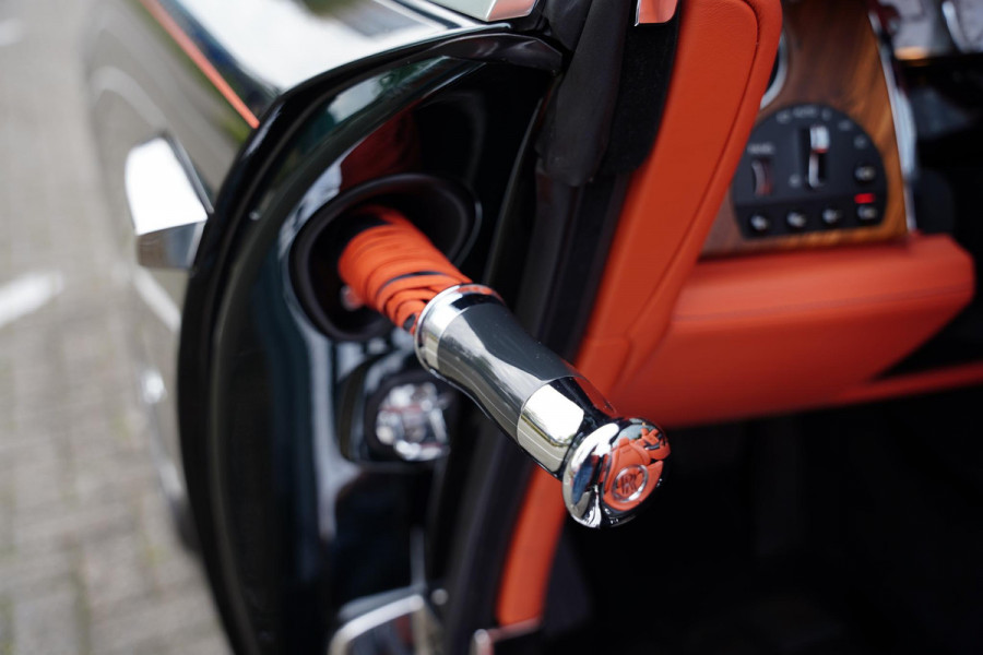 Rolls-Royce Dawn 6.6 V12 Dark Emerald 19 D.Km Bespoke Audio Teak Dek
