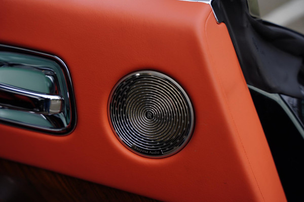 Rolls-Royce Dawn 6.6 V12 Dark Emerald 19 D.Km Bespoke Audio Teak Dek