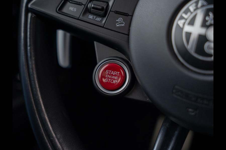 Alfa Romeo Stelvio 2.9 V6 AWD Quadrifoglio 510PK / Pano / Carbon / H&K / Memory