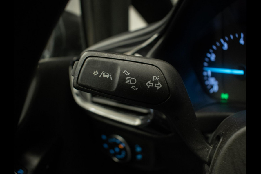 Ford Fiesta 1.1 Sport (APPLE CARPLAY,NAVI,LED,PDC,LANE ASSIST,DAB,BLUETOOTH,SPORTSTOELEN,LM VELGEN,NIEUWE APK,NETTE STAAT)