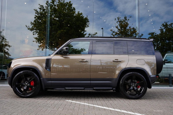 Land Rover Defender 110 P 400 E HSE 6 Persoons Panoramaroof Side Steps