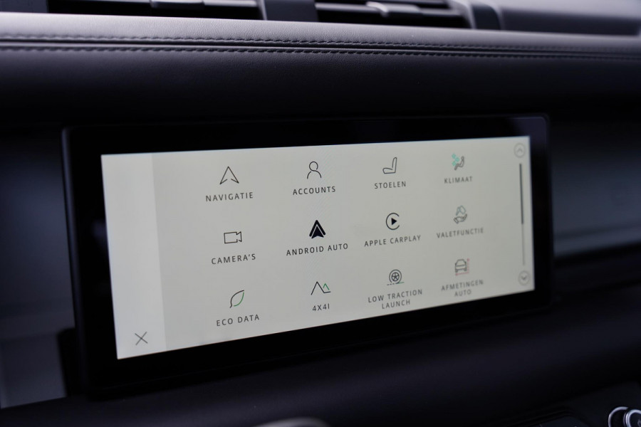 Land Rover Defender 110 P 400 E HSE 6 Persoons Panoramaroof Side Steps