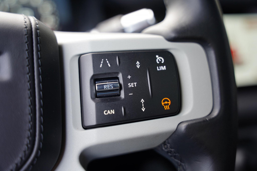 Land Rover Defender 110 P 400 E HSE 6 Persoons Panoramaroof Side Steps