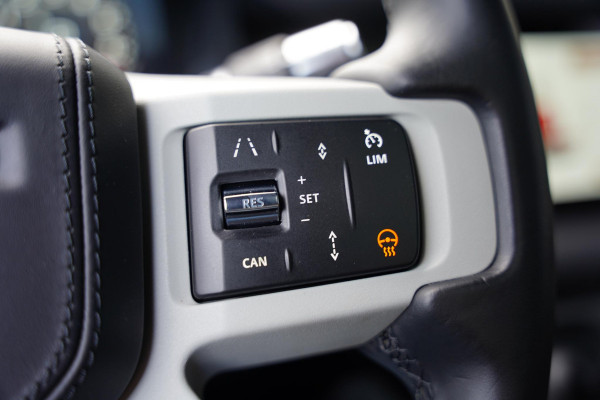 Land Rover Defender 110 P 400 E HSE 6 Persoons Panoramaroof Side Steps