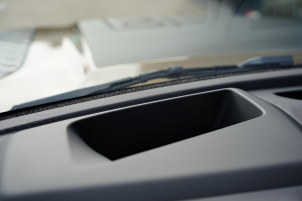 Land Rover Defender 110 P 400 E HSE 6 Persoons Panoramaroof Side Steps