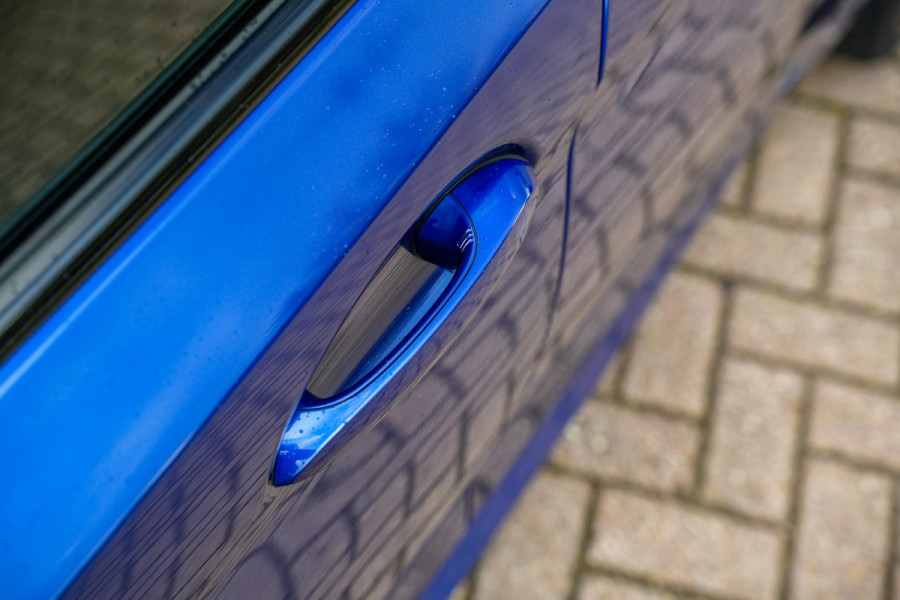 BMW 5 Serie M5 F90 Schuifdak Marina Blue 22'' Vossen Downpipe BMW 5 Serie M5 F90 Schuifdak Marina Blue 22'' Vossen Downpipe