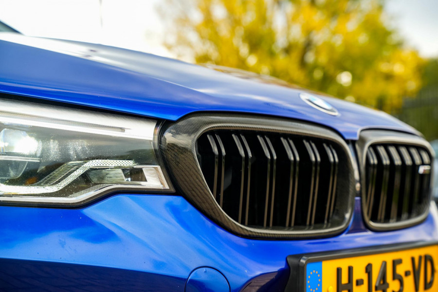 BMW 5 Serie M5 F90 Schuifdak Marina Blue 22'' Vossen Downpipe BMW 5 Serie M5 F90 Schuifdak Marina Blue 22'' Vossen Downpipe