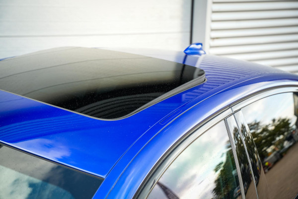 BMW 5 Serie M5 F90 Schuifdak Marina Blue 22'' Vossen Downpipe BMW 5 Serie M5 F90 Schuifdak Marina Blue 22'' Vossen Downpipe