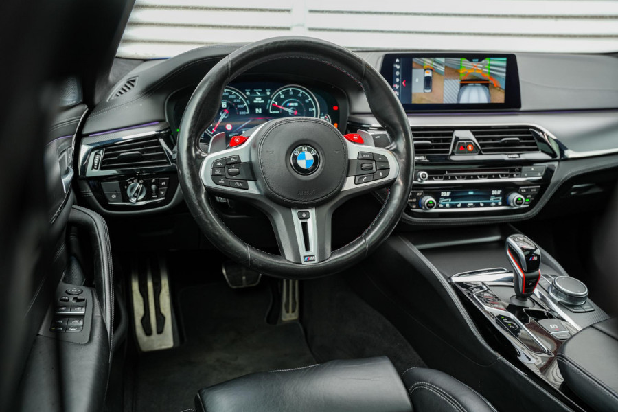 BMW 5 Serie M5 F90 Schuifdak Marina Blue 22'' Vossen Downpipe BMW 5 Serie M5 F90 Schuifdak Marina Blue 22'' Vossen Downpipe