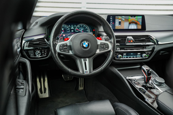 BMW 5 Serie M5 F90 Schuifdak Marina Blue 22'' Vossen Downpipe BMW 5 Serie M5 F90 Schuifdak Marina Blue 22'' Vossen Downpipe