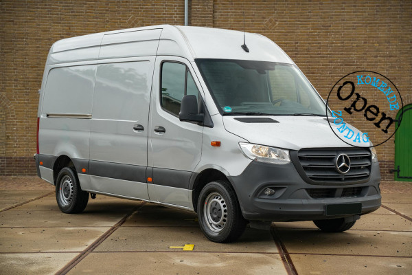 Mercedes-Benz Sprinter 317 1.9 CDI L2H2 RWD Navigatie Clima 360 Camera Cruise DAB+ Stoelverw. Mercedes-Benz Sprinter 317 1.9 CDI L2H2 RWD Navigatie Clima 360 Camera Cruise DAB+ Stoelverw.
