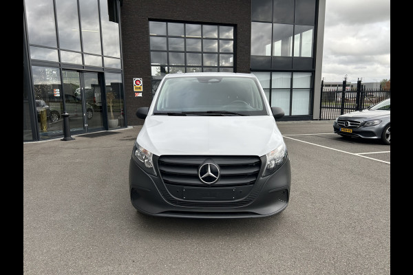 Mercedes-Benz Vito 116 CDI L3 Pro 2500KG Trekhaak / MBUX / Camera / Navigatie / Cruise control / Airco / Achterdeuren Mercedes-Benz Vito 116 CDI L3 Pro 2500KG Trekhaak / MBUX / Camera / Navigatie / Cruise control / Airco / Achterdeuren