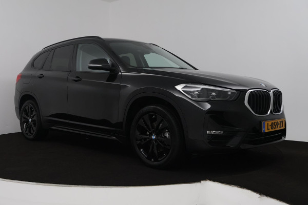 BMW X1 SDrive18i Business Edition (NAVIGATIE, STOELVERWARMING, HEAD-UP, SFEEVERLICHTING, 1e EIGENAAR, DEALER ONDERHOUDEN) BMW X1 SDrive18i Business Edition (NAVIGATIE, STOELVERWARMING, HEAD-UP, SFEEVERLICHTING, 1e EIGENAAR, DEALER ONDERHOUDEN)