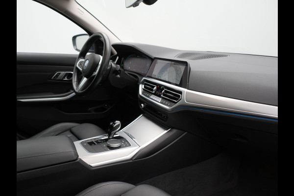 BMW 3 Serie Touring 330e Luxury Line Plug In Hybrid 293pk Dealer O.H PHEV | Panodak | Adaptive Cruise | 360 Camera | Lederen Sportstoelen Memory & Verwarmd | Harman & Kardon |  Apple Carplay | Sfeerverlichting | Blis | Virtual | Navigatie | DAB | 19"L.M | BMW 3 Serie Touring 330e Luxury Line Plug In Hybrid 293pk Dealer O.H PHEV | Panodak | Adaptive Cruise | 360 Camera | Lederen Sportstoelen Memory & Verwarmd | Harman & Kardon |  Apple Carplay | Sfeerverlichting | Blis | Virtual | Navigatie | DAB | 19"L.M |