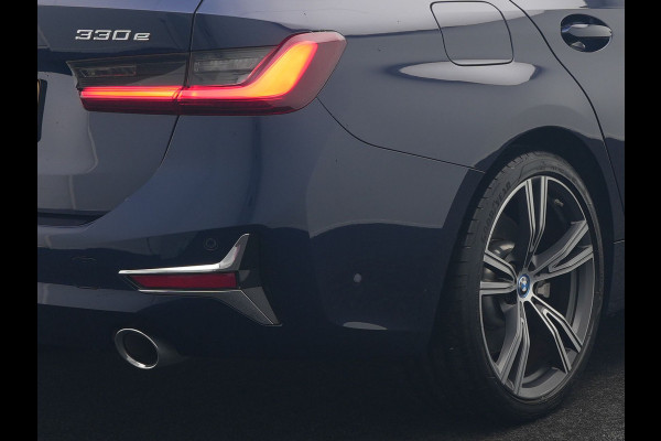 BMW 3 Serie Touring 330e Luxury Line Plug In Hybrid 293pk Dealer O.H PHEV | Panodak | Adaptive Cruise | 360 Camera | Lederen Sportstoelen Memory & Verwarmd | Harman & Kardon |  Apple Carplay | Sfeerverlichting | Blis | Virtual | Navigatie | DAB | 19"L.M | BMW 3 Serie Touring 330e Luxury Line Plug In Hybrid 293pk Dealer O.H PHEV | Panodak | Adaptive Cruise | 360 Camera | Lederen Sportstoelen Memory & Verwarmd | Harman & Kardon |  Apple Carplay | Sfeerverlichting | Blis | Virtual | Navigatie | DAB | 19"L.M |