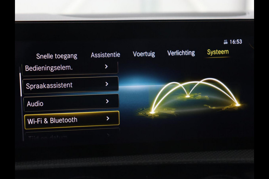 Mercedes-Benz A-Klasse 200 AMG | Panoramadak | Trekhaak | Carplay | Adaptive cruise | Stoelverwarming | Camera | Leder/Alcantara | Navigatie | Full LED | Sfeerverlichting | Park Assist