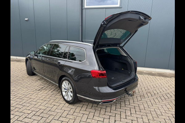 Volkswagen Passat Variant 1.4 TSI PHEV GTE * Trekhaak * Matrix Led * Travel Assist *