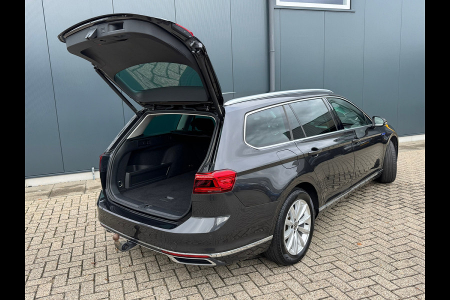 Volkswagen Passat Variant 1.4 TSI PHEV GTE * Trekhaak * Matrix Led * Travel Assist *