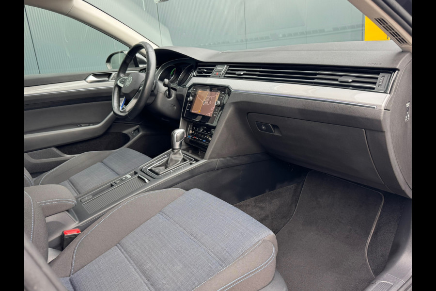Volkswagen Passat Variant 1.4 TSI PHEV GTE * Trekhaak * Matrix Led * Travel Assist *