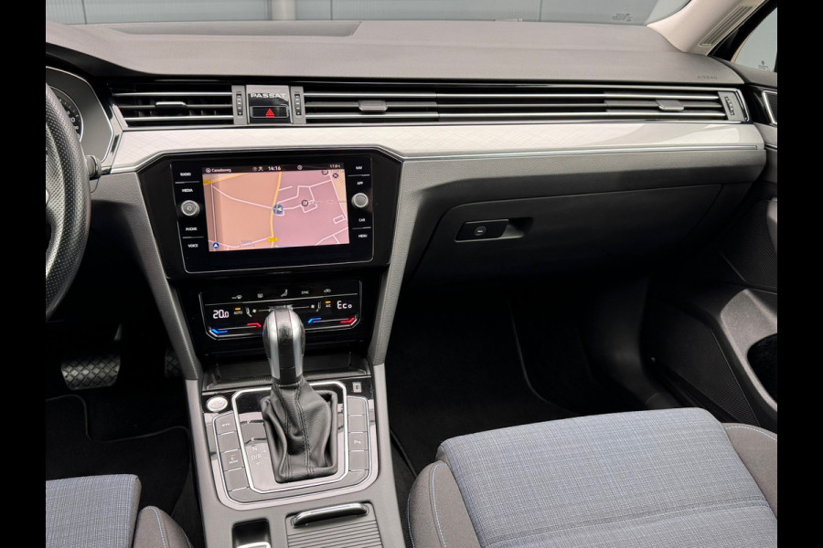 Volkswagen Passat Variant 1.4 TSI PHEV GTE * Trekhaak * Matrix Led * Travel Assist *