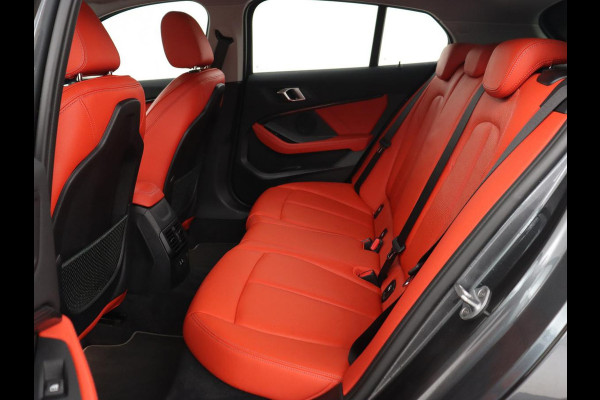 BMW 1-serie 116d High Executive | Sport Line | Leder | Stoelverwarming | Carplay | Sportstoelen | Navigatie | Parkeerhulp | Live Cockpit | Climate control | Full LED | Cruise control BMW 1-serie 116d High Executive | Sport Line | Leder | Stoelverwarming | Carplay | Sportstoelen | Navigatie | Parkeerhulp | Live Cockpit | Climate control | Full LED | Cruise control